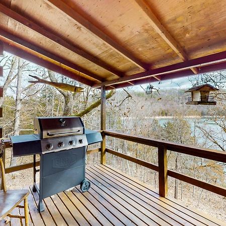 Charlie'S Ol' Fishing Cabin Eureka Springs Exterior photo