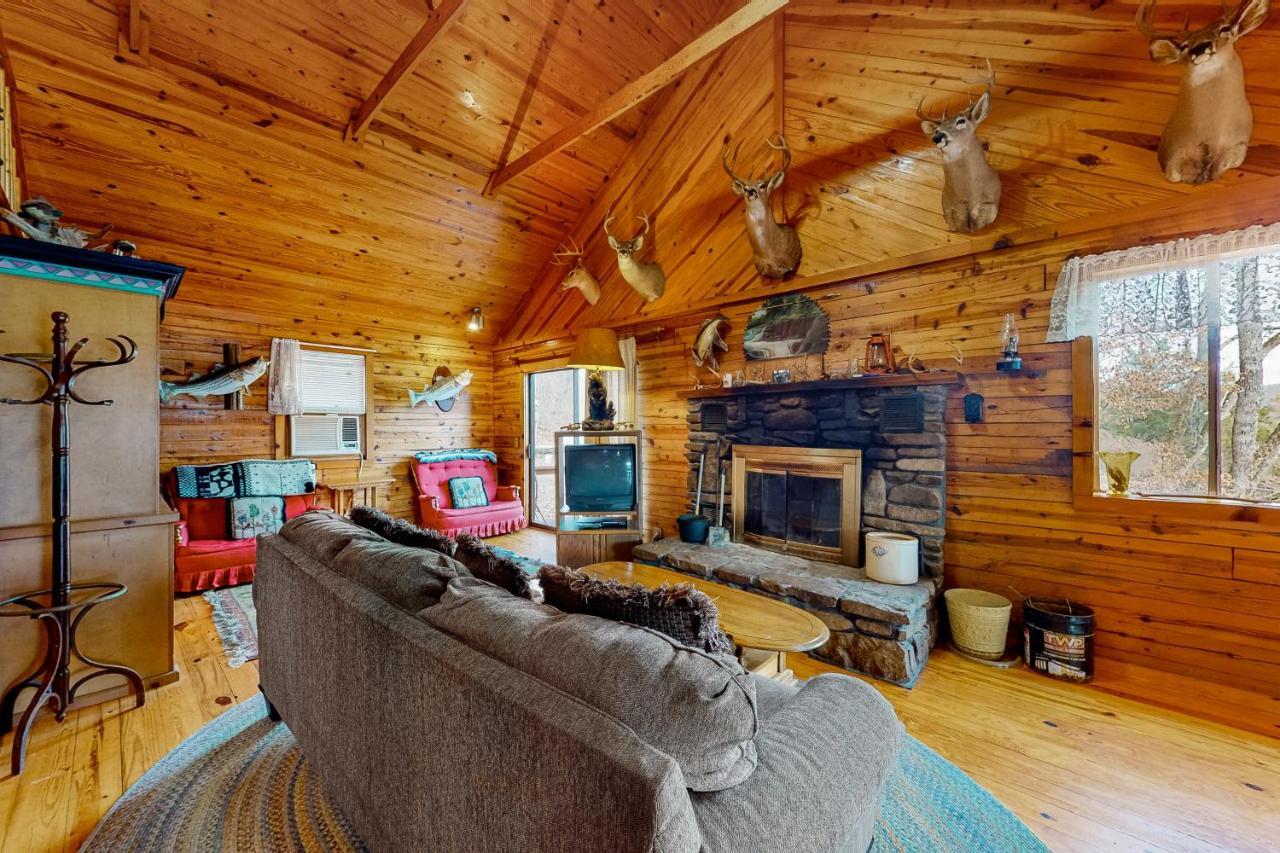 Charlie'S Ol' Fishing Cabin Eureka Springs Exterior photo