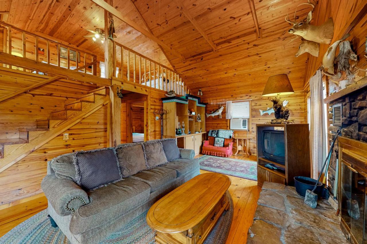 Charlie'S Ol' Fishing Cabin Eureka Springs Exterior photo