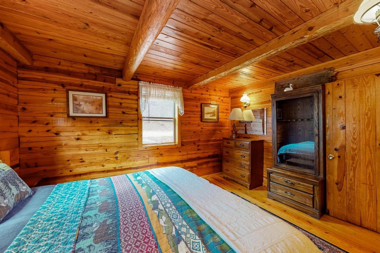 Charlie'S Ol' Fishing Cabin Eureka Springs Exterior photo